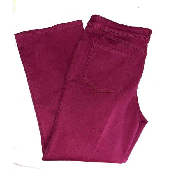 Isaac Mizrahi Live! TRUE DENIM Stretchy Kick Flare Jeans Maroon 5 Pocket 14 - Picture 4 of 8